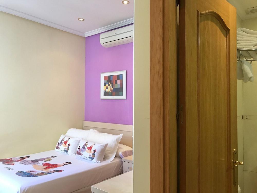 Hostal Luz - Madrid — Fotoğraflar 1